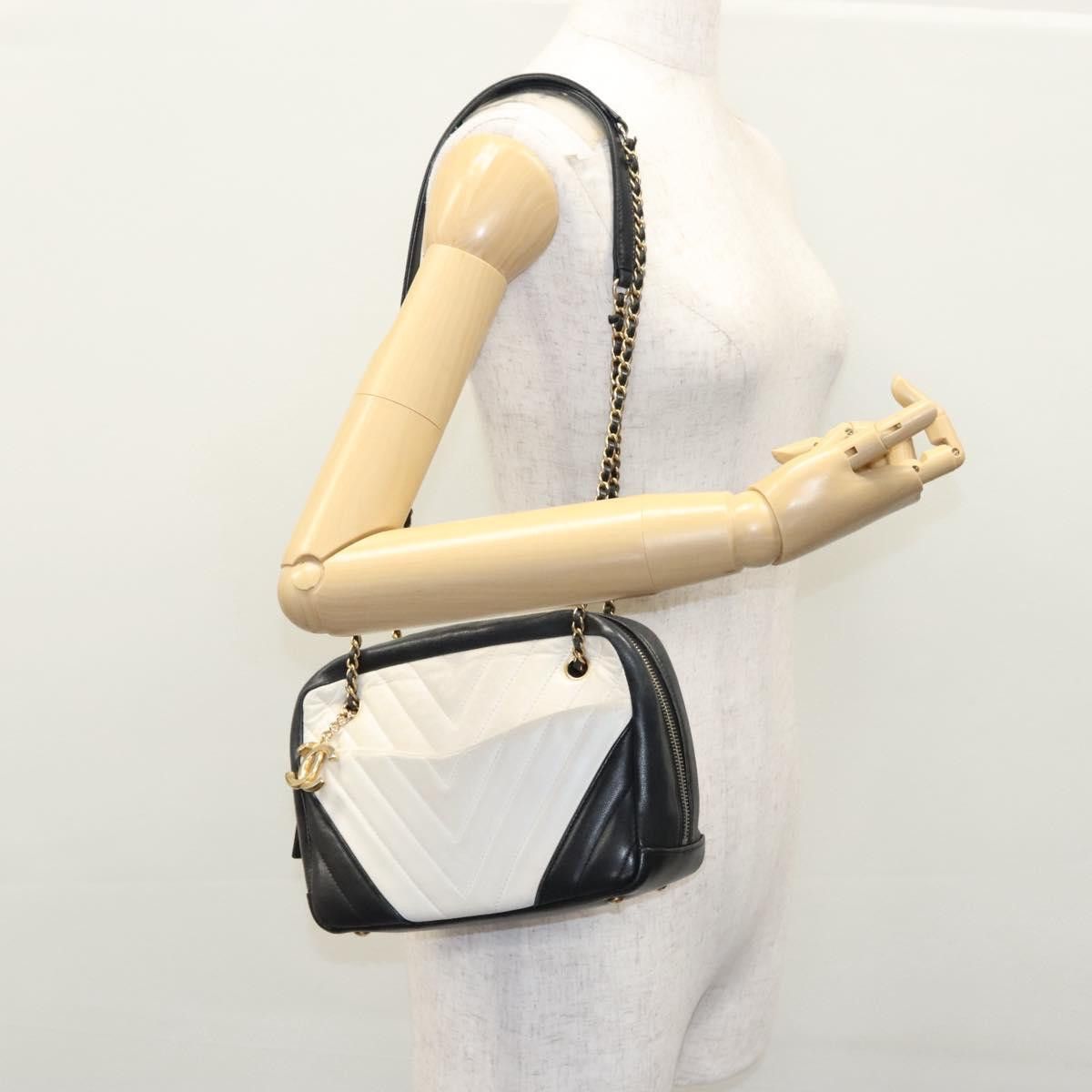 Chanel Chanel V Stitch Leather Size ONE SIZE - 15 Thumbnail