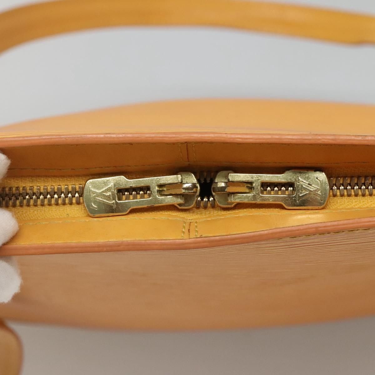 Louis Vuitton Louis Vuitton Lussac Handbag Epi Leather Size ONE SIZE - 17 Thumbnail
