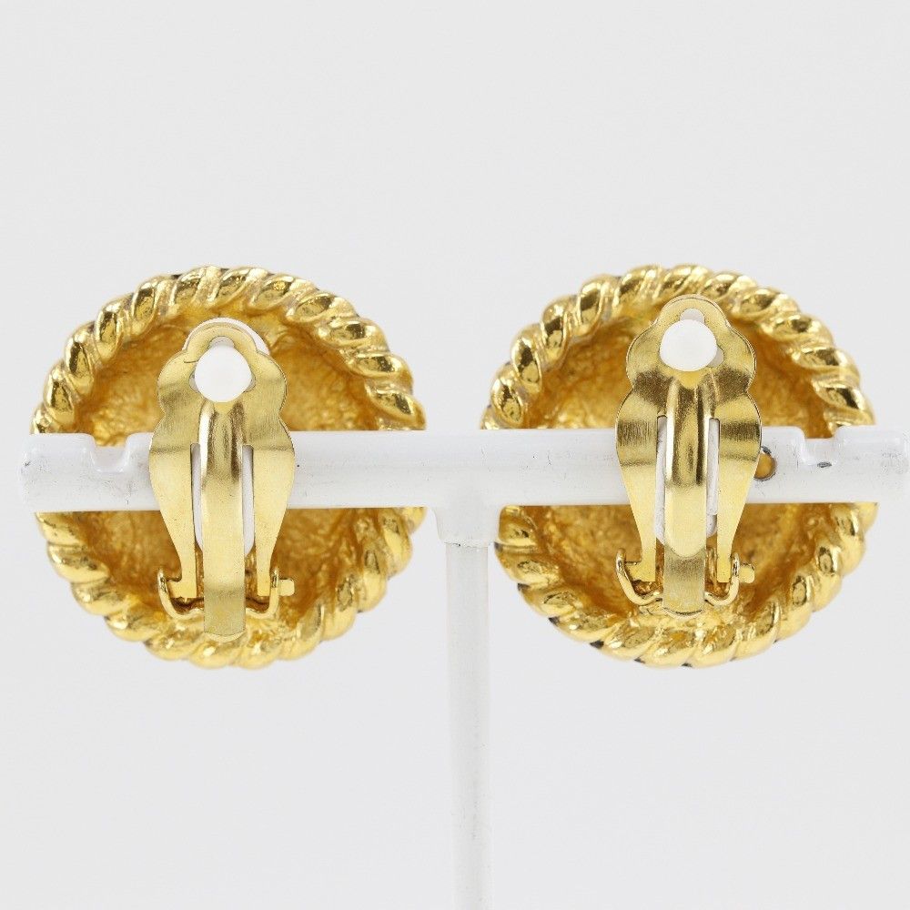 Chanel Chanel Vintage Round CC Clip-On Earring Metal Size ONE SIZE - 2 Thumbnail