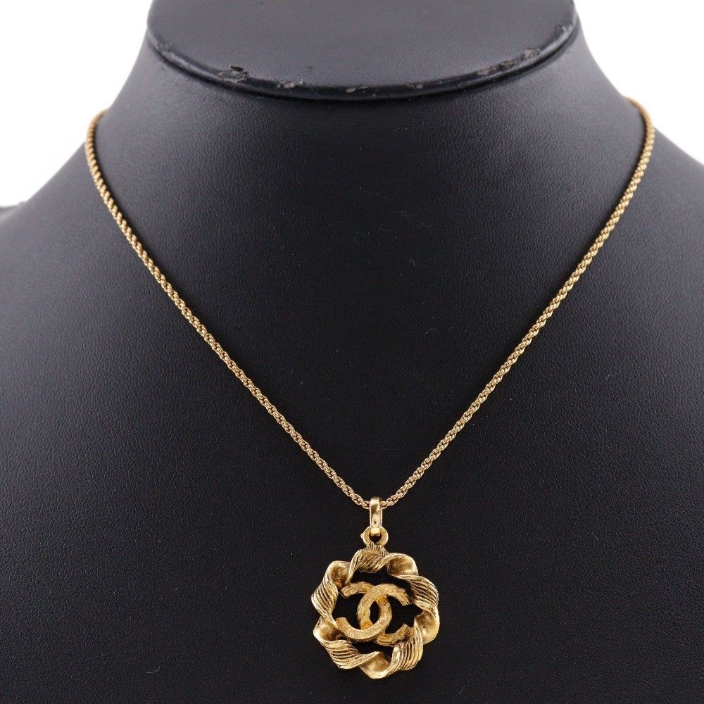 Chanel Chanel Vintage CC Round Pendant Choker Necklace Metal Size ONE SIZE - 10 Thumbnail