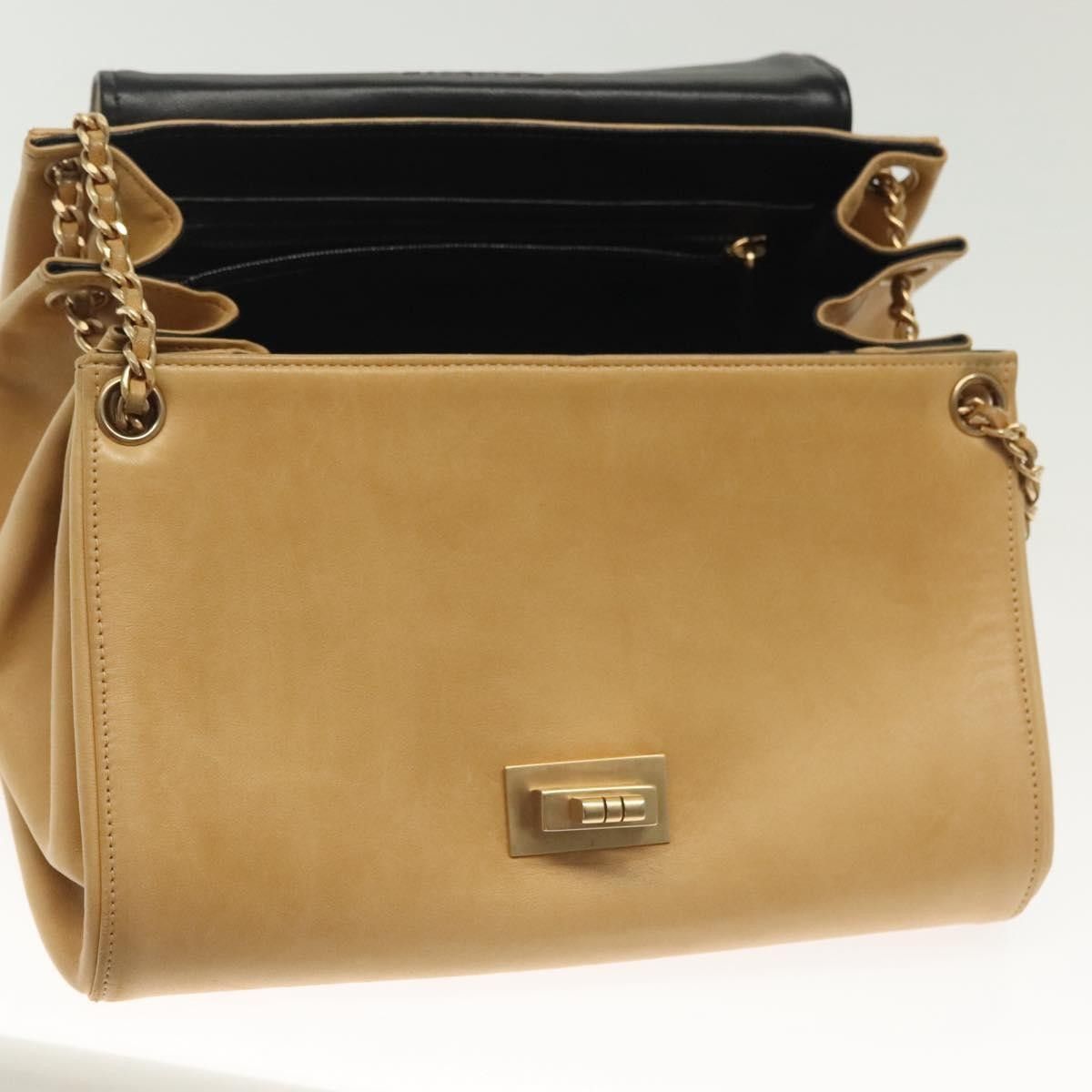 Chanel Chanel Chocolate Bar Flap Bag Quilted Lambskin Size ONE SIZE - 21 Thumbnail