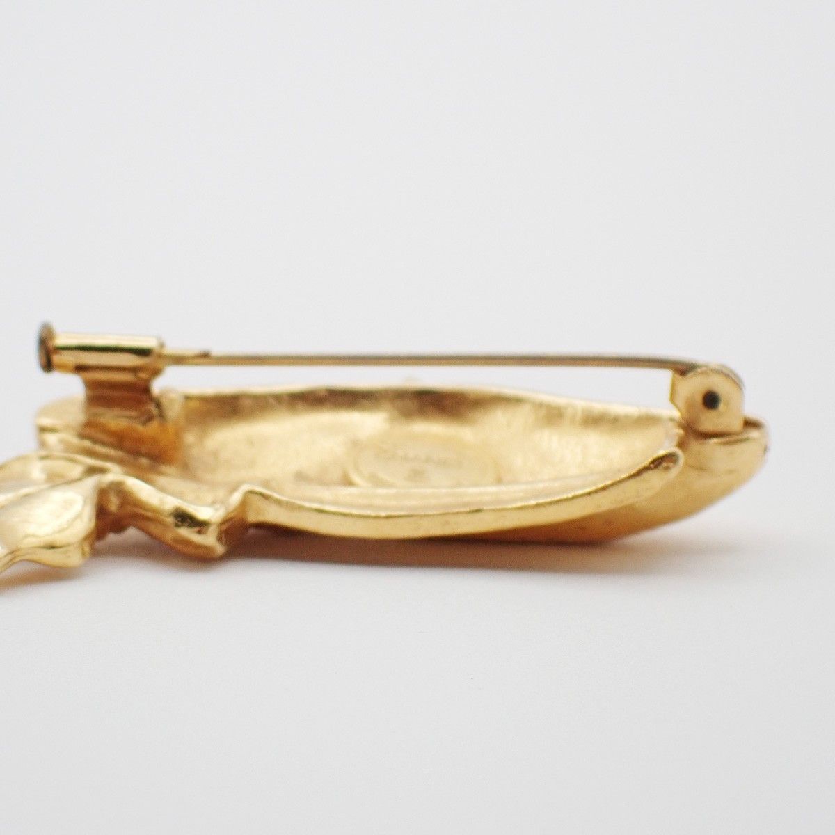 Chanel Chanel Beret Hat Brooch Gold Plated Size ONE SIZE - 5 Thumbnail