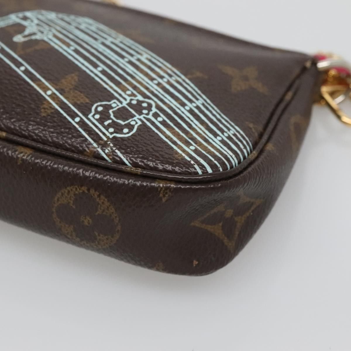 Louis Vuitton Louis Vuitton Pochette Accessoires Limited Edition Christmas Animation Monogram Canvas Size ONE SIZE - 16 Thumbnail