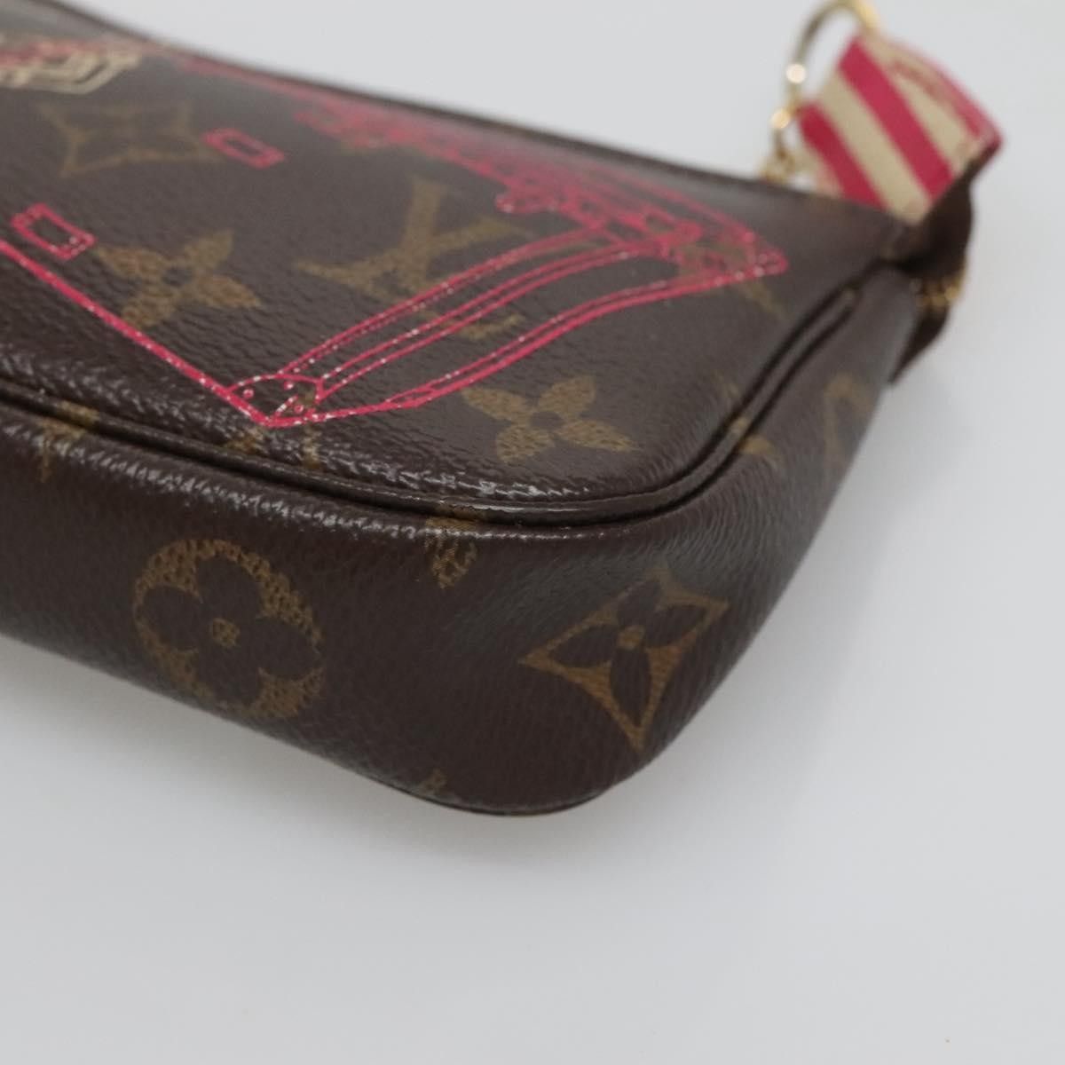 Louis Vuitton Louis Vuitton Pochette Accessoires Limited Edition Christmas Animation Monogram Canvas Size ONE SIZE - 8 Thumbnail