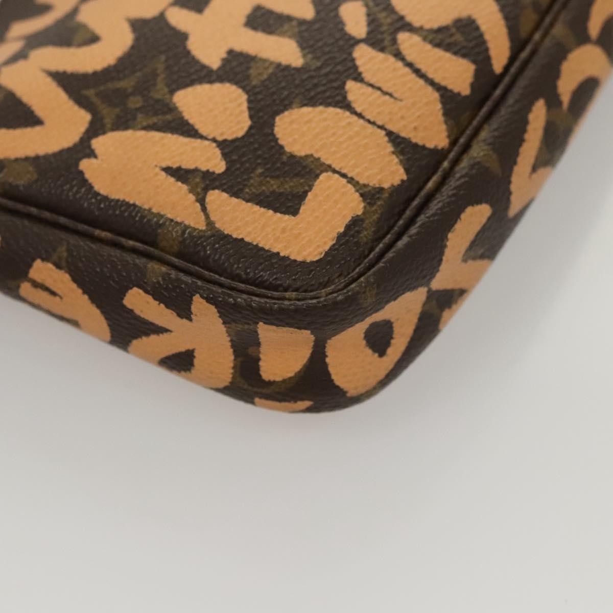 Louis Vuitton Louis Vuitton Pochette Accessoires Limited Edition Monogram Graffiti Size ONE SIZE - 9 Thumbnail