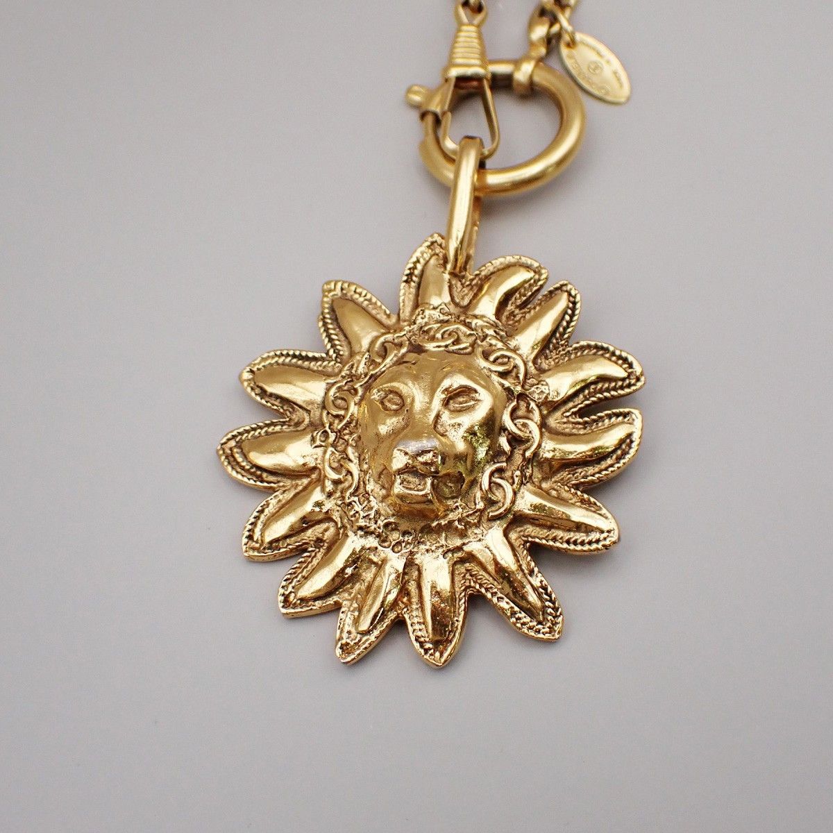 Chanel Chanel Vintage Lion Station Long Necklace Metal Size ONE SIZE - 2 Thumbnail