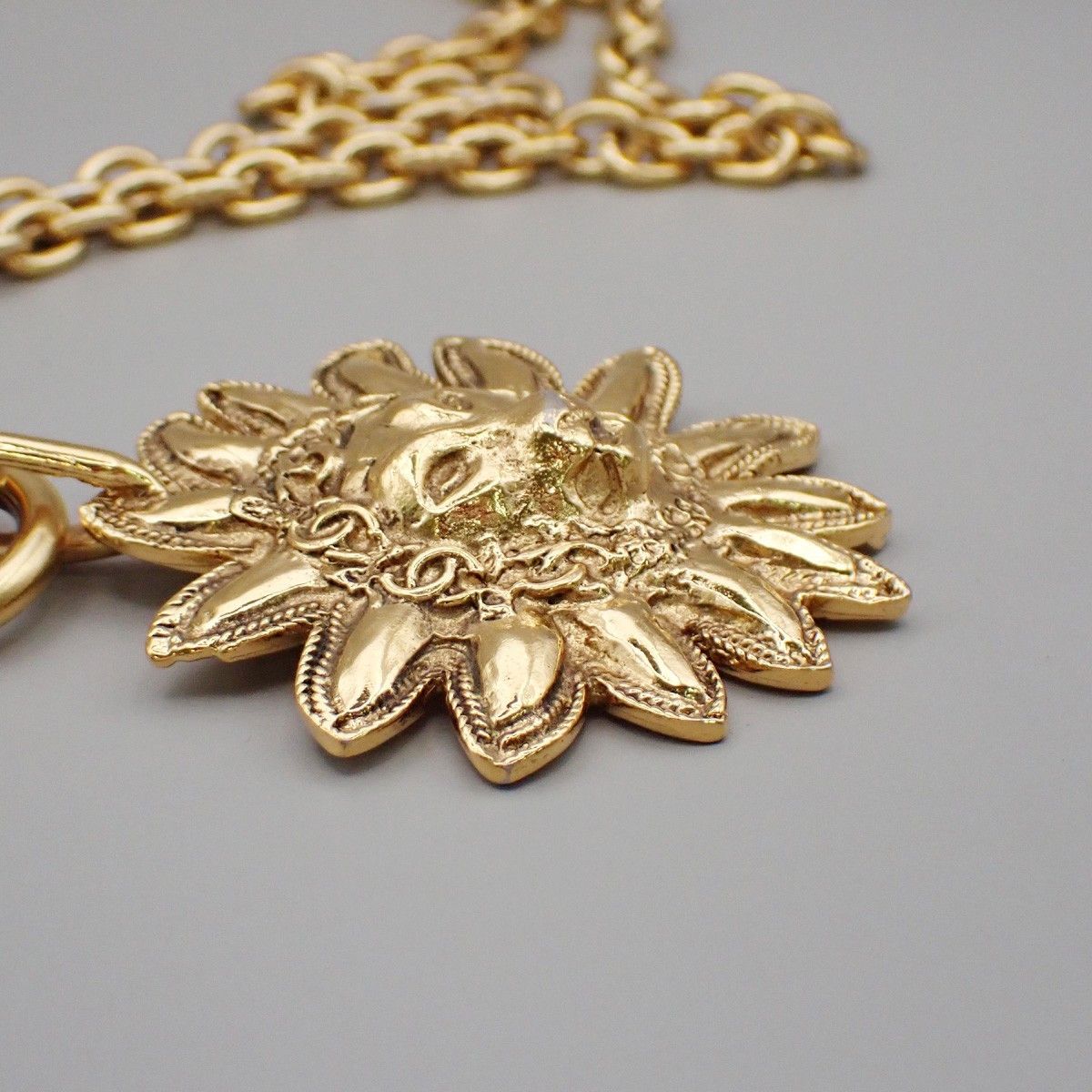 Chanel Chanel Vintage Lion Station Long Necklace Metal Size ONE SIZE - 4 Thumbnail