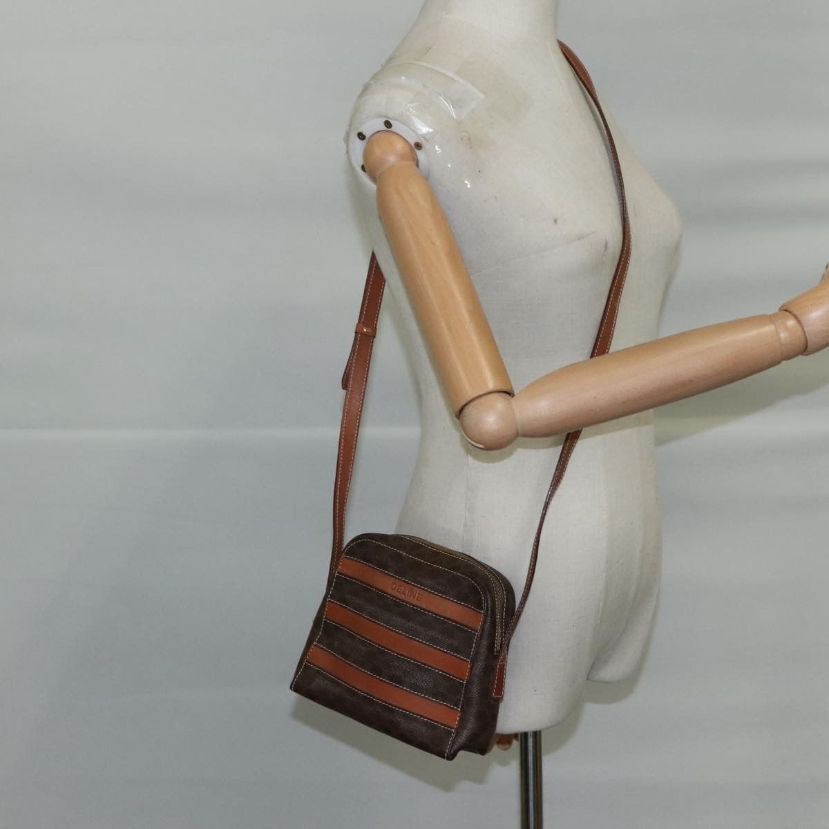 Celine Celine Macadam Shoulder Bag Leather Size ONE SIZE - 22 Thumbnail