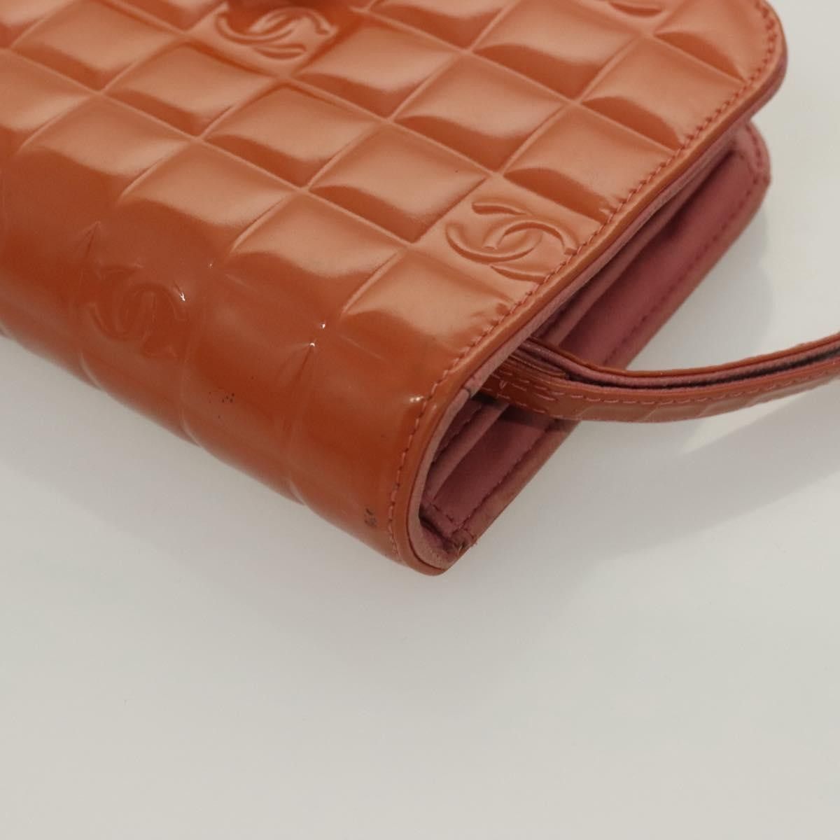 Chanel Chanel Chocolate Bar Clutch Quilted Patent Size ONE SIZE - 11 Thumbnail