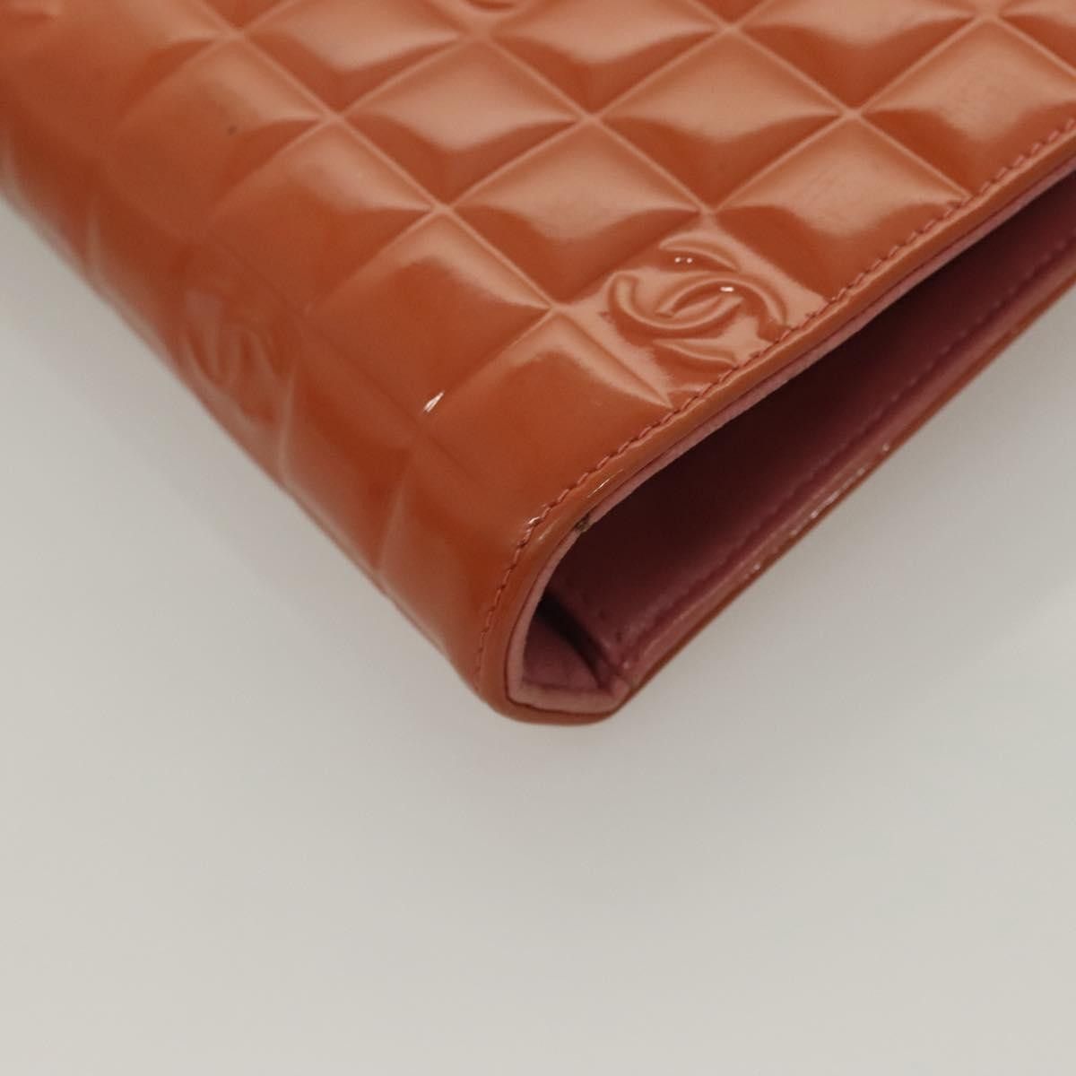 Chanel Chanel Chocolate Bar Clutch Quilted Patent Size ONE SIZE - 10 Thumbnail