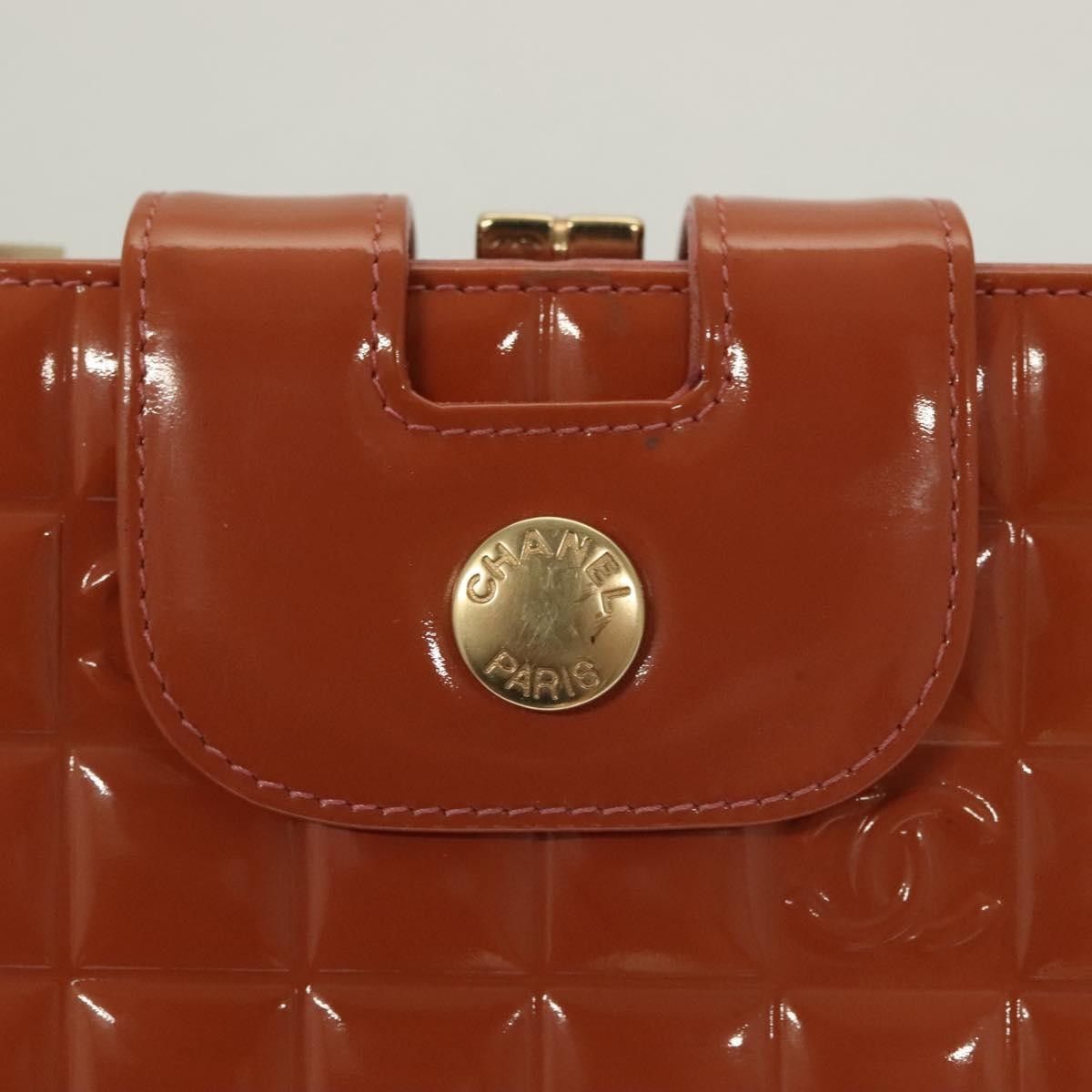 Chanel Chanel Chocolate Bar Clutch Quilted Patent Size ONE SIZE - 19 Thumbnail