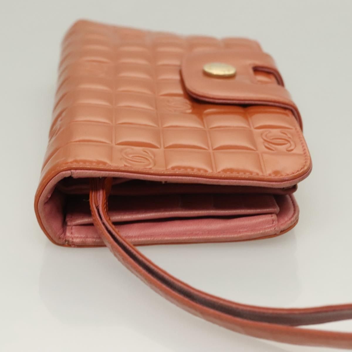Chanel Chanel Chocolate Bar Clutch Quilted Patent Size ONE SIZE - 4 Thumbnail