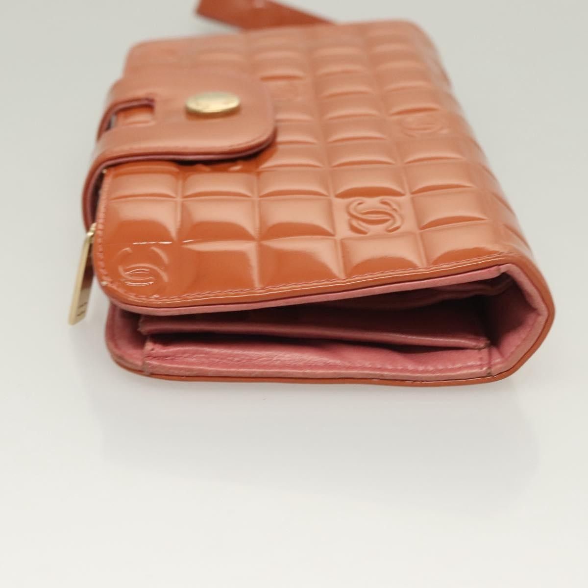 Chanel Chanel Chocolate Bar Clutch Quilted Patent Size ONE SIZE - 3 Thumbnail