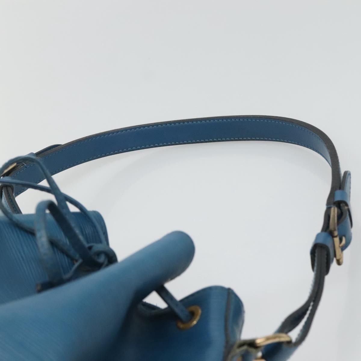 Louis Vuitton Louis Vuitton Noe Handbag Epi Leather Size ONE SIZE - 14 Thumbnail