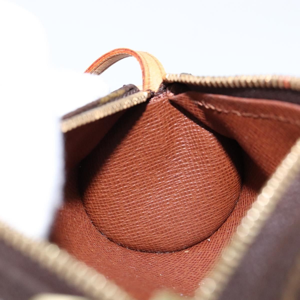 Louis Vuitton Louis Vuitton Papillon Pochette Monogram Canvas Size ONE SIZE - 18 Thumbnail