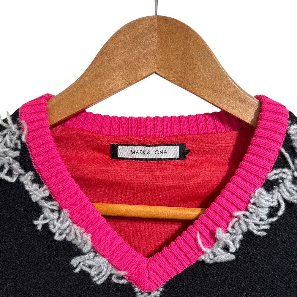 Other Other MARK & LONA Diamond Mane Vee Neck Sweater Knitwear Others Tops MLW-1D-AB06 DUTY FREE for USA Size ONE SIZE - 3 Thumbnail