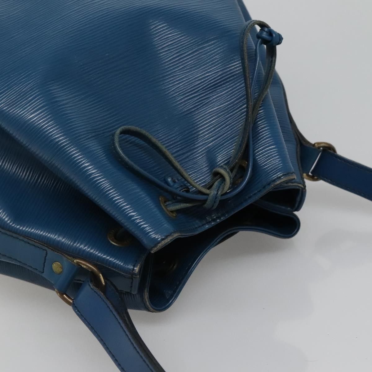 Louis Vuitton Louis Vuitton Bicolor Petit Noe Handbag Epi Leather Size ONE SIZE - 15 Thumbnail