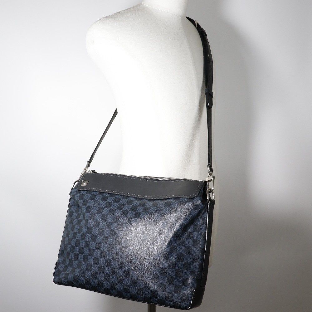 Louis Vuitton Louis Vuitton Greenwich Messenger Bag Damier Cobalt Size ONE SIZE - 8 Thumbnail