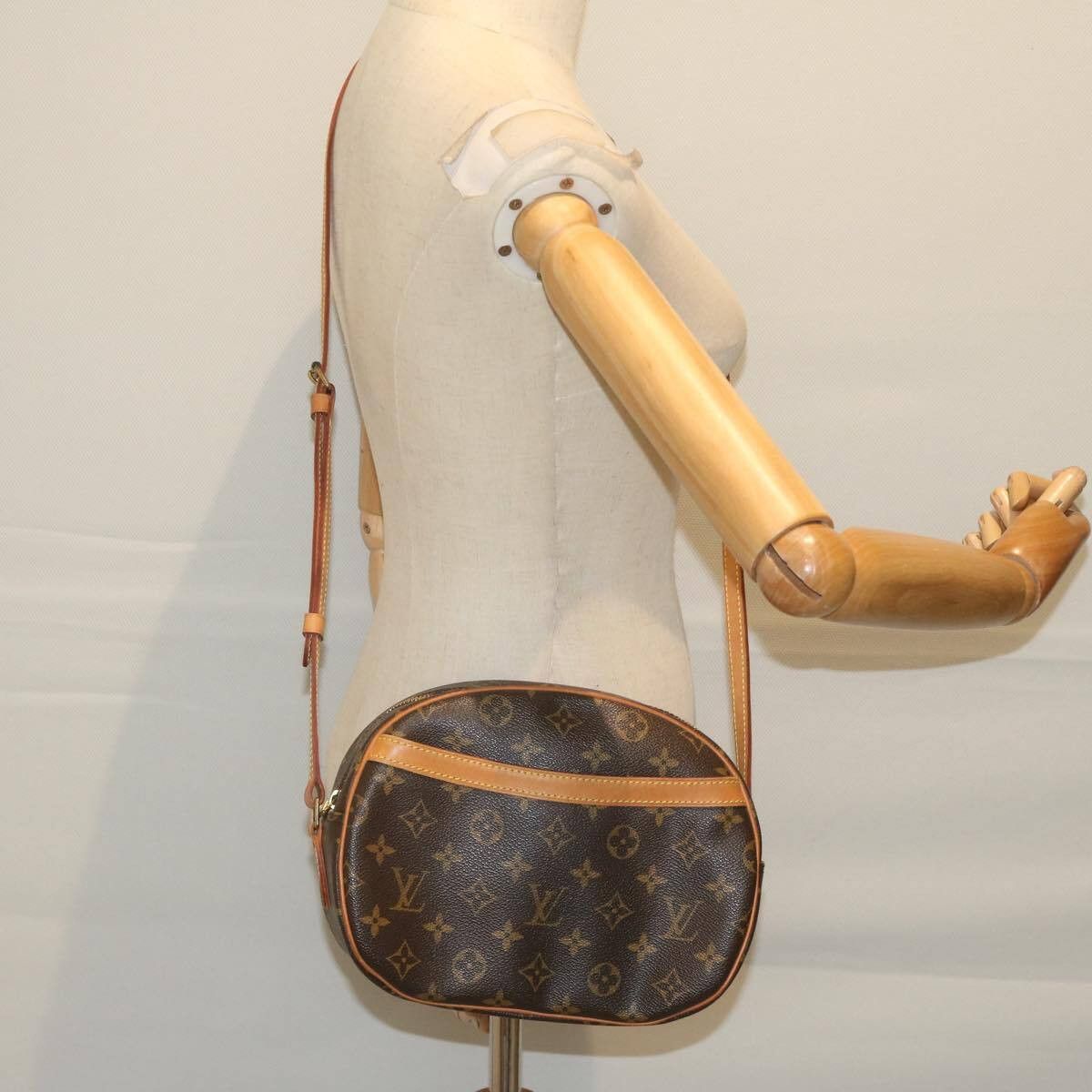 Louis Vuitton Louis Vuitton Blois Handbag Monogram Canvas Size ONE SIZE - 15 Thumbnail