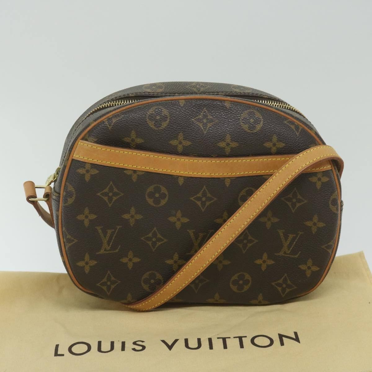 Louis Vuitton Louis Vuitton Blois Handbag Monogram Canvas Size ONE SIZE - 14 Thumbnail