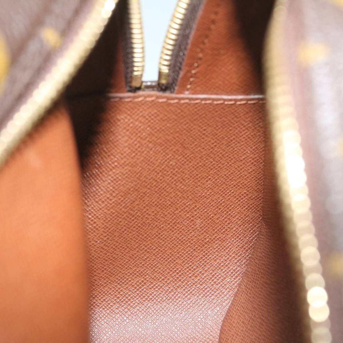 Louis Vuitton Louis Vuitton Blois Handbag Monogram Canvas Size ONE SIZE - 21 Thumbnail
