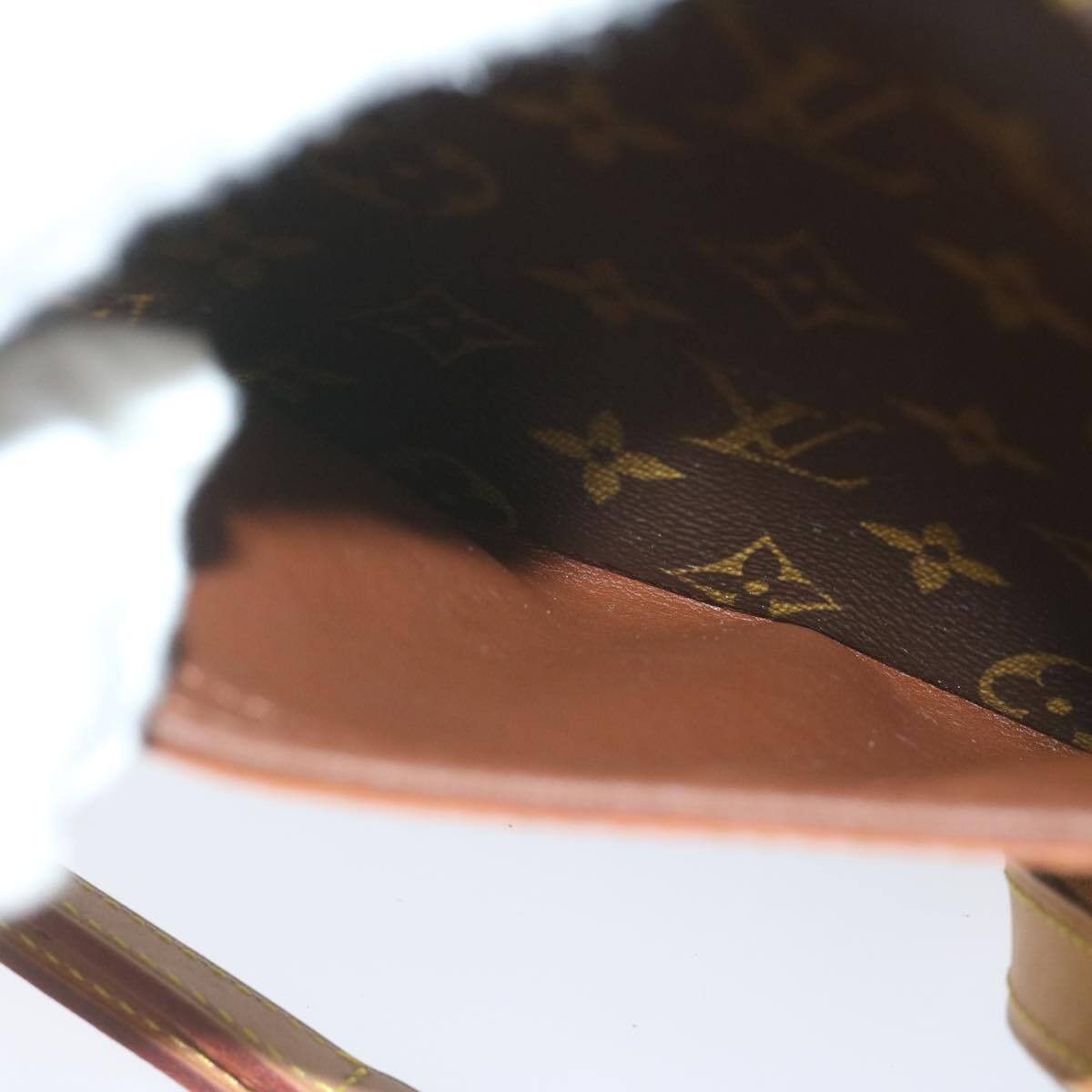 Louis Vuitton Louis Vuitton Blois Handbag Monogram Canvas Size ONE SIZE - 19 Thumbnail