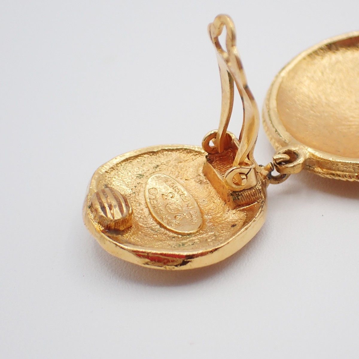 Chanel Chanel CC Lion Head Drop Earrings Metal Size ONE SIZE - 9 Thumbnail