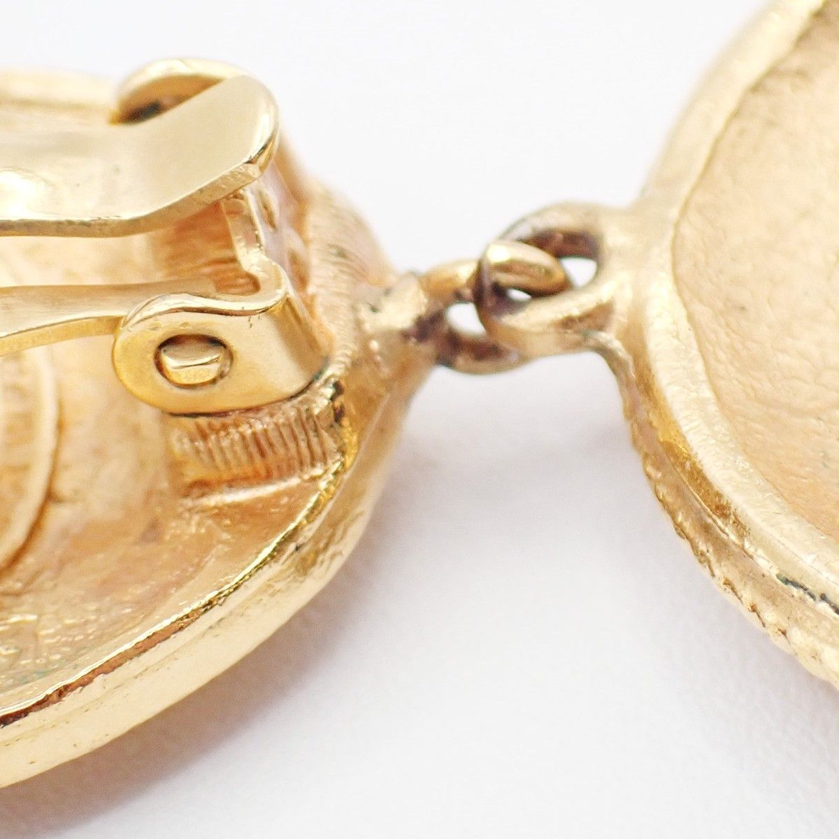 Chanel Chanel CC Lion Head Drop Earrings Metal Size ONE SIZE - 8 Thumbnail