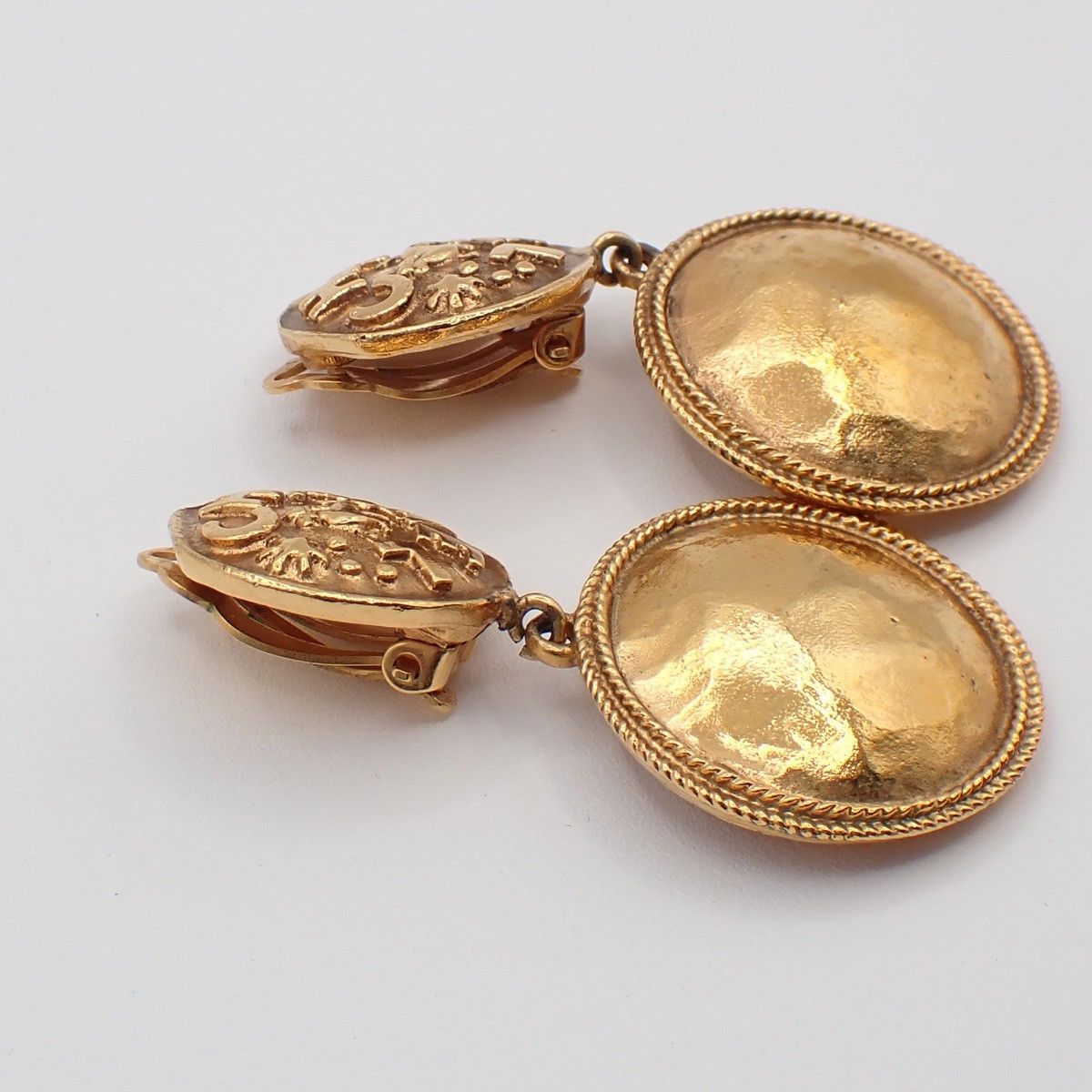 Chanel Chanel CC Lion Head Drop Earrings Metal Size ONE SIZE - 4 Thumbnail