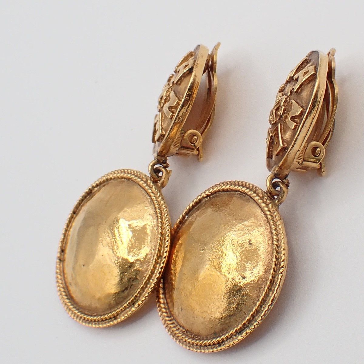 Chanel Chanel CC Lion Head Drop Earrings Metal Size ONE SIZE - 3 Thumbnail