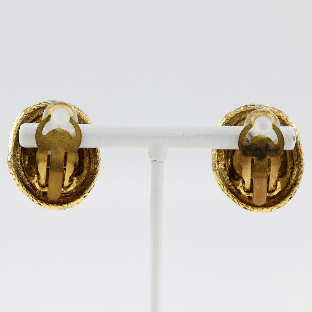 Chanel Chanel Vintage Round CC Clip-On Earrings Metal Size ONE SIZE - 2 Thumbnail