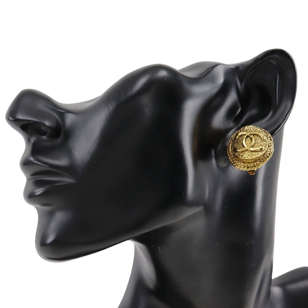 Chanel Chanel Vintage Round CC Clip-On Earrings Metal Size ONE SIZE - 7 Thumbnail