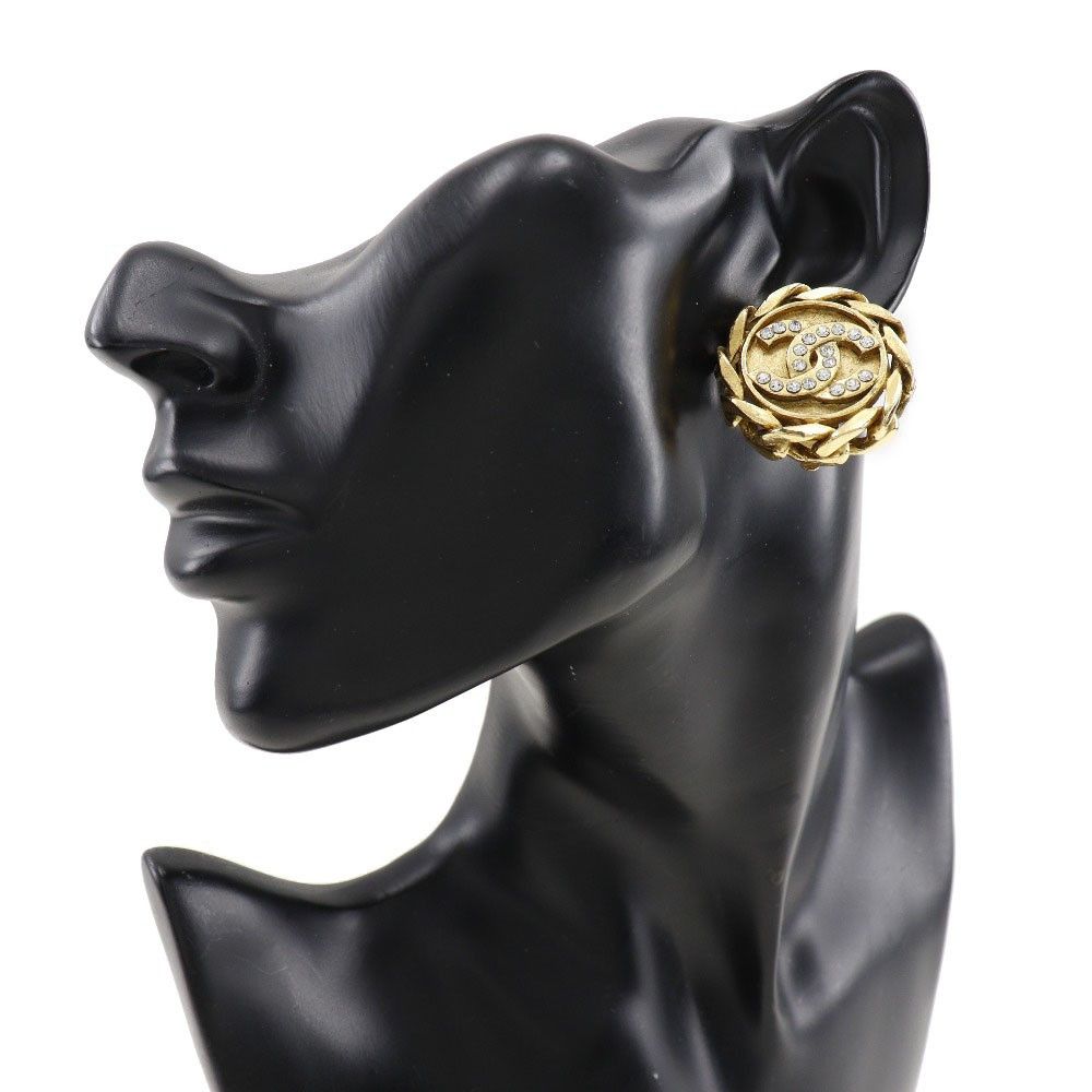 Chanel Chanel Vintage Round CC Clip-On Earring Metal Size ONE SIZE - 8 Thumbnail