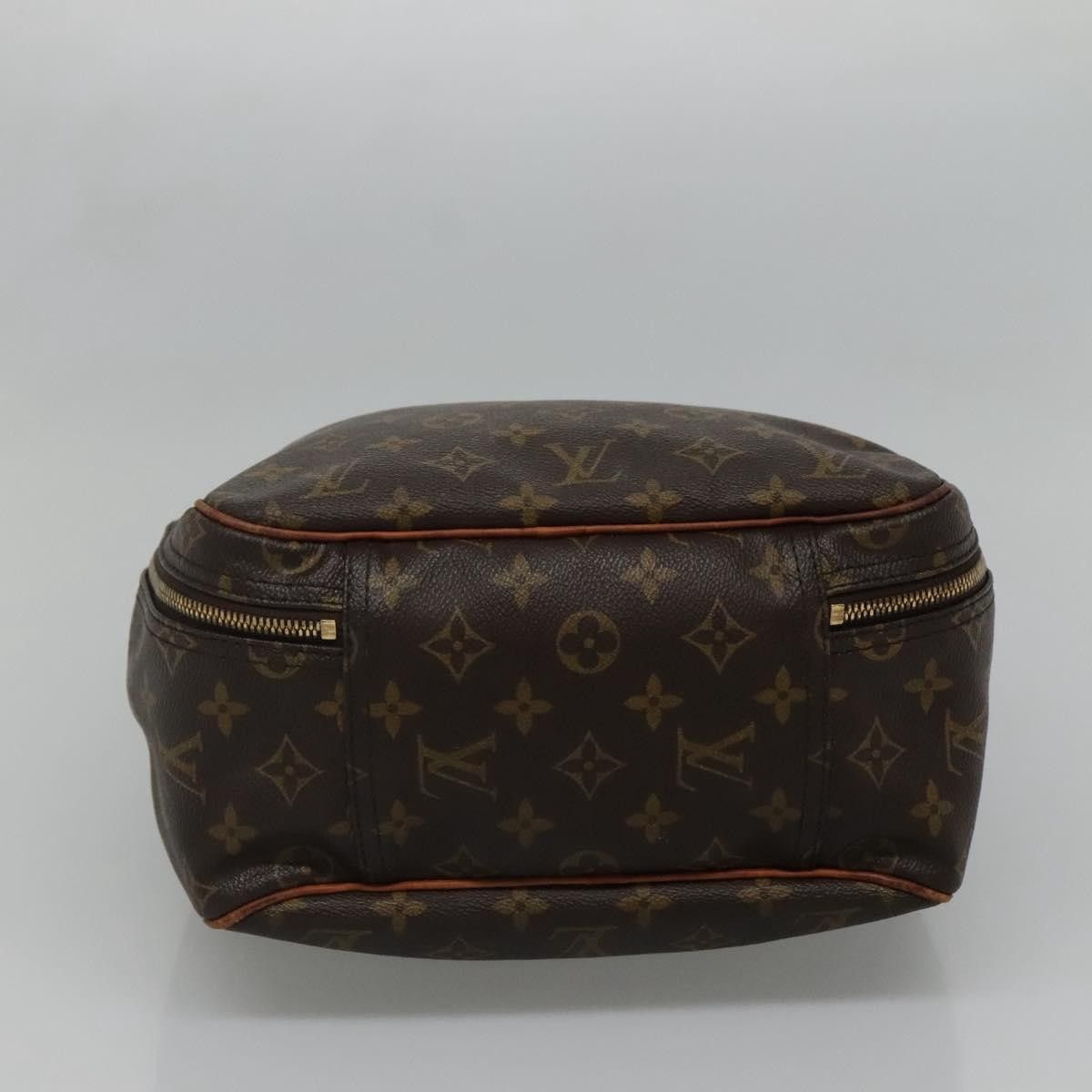 Louis Vuitton Louis Vuitton Excursion Handbag Monogram Canvas Size ONE SIZE - 16 Thumbnail