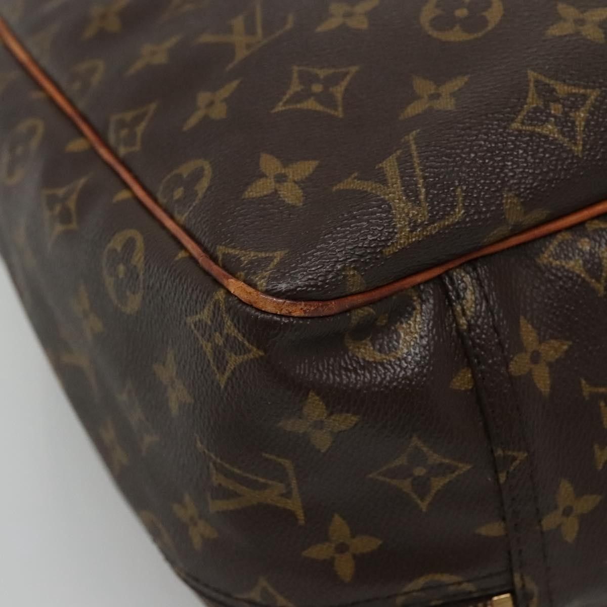 Louis Vuitton Louis Vuitton Excursion Handbag Monogram Canvas Size ONE SIZE - 9 Thumbnail
