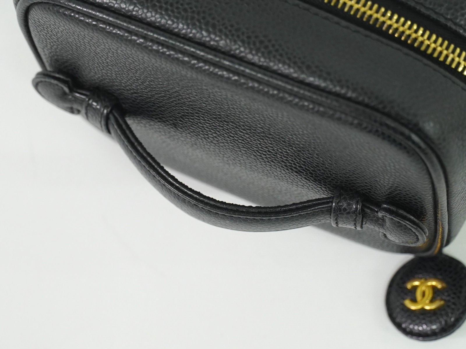 Chanel Chanel Vintage Timeless Cosmetic Case Caviar Size ONE SIZE - 14 Thumbnail