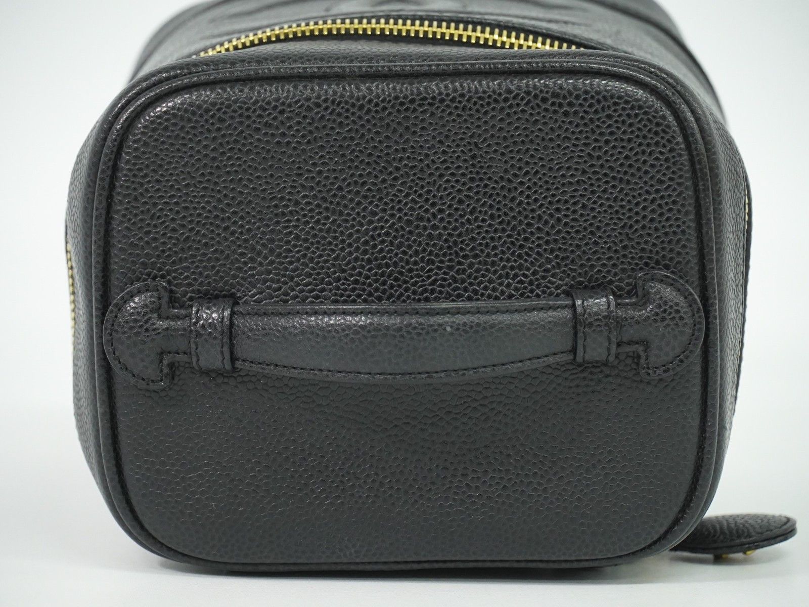 Chanel Chanel Vintage Timeless Cosmetic Case Caviar Size ONE SIZE - 8 Thumbnail