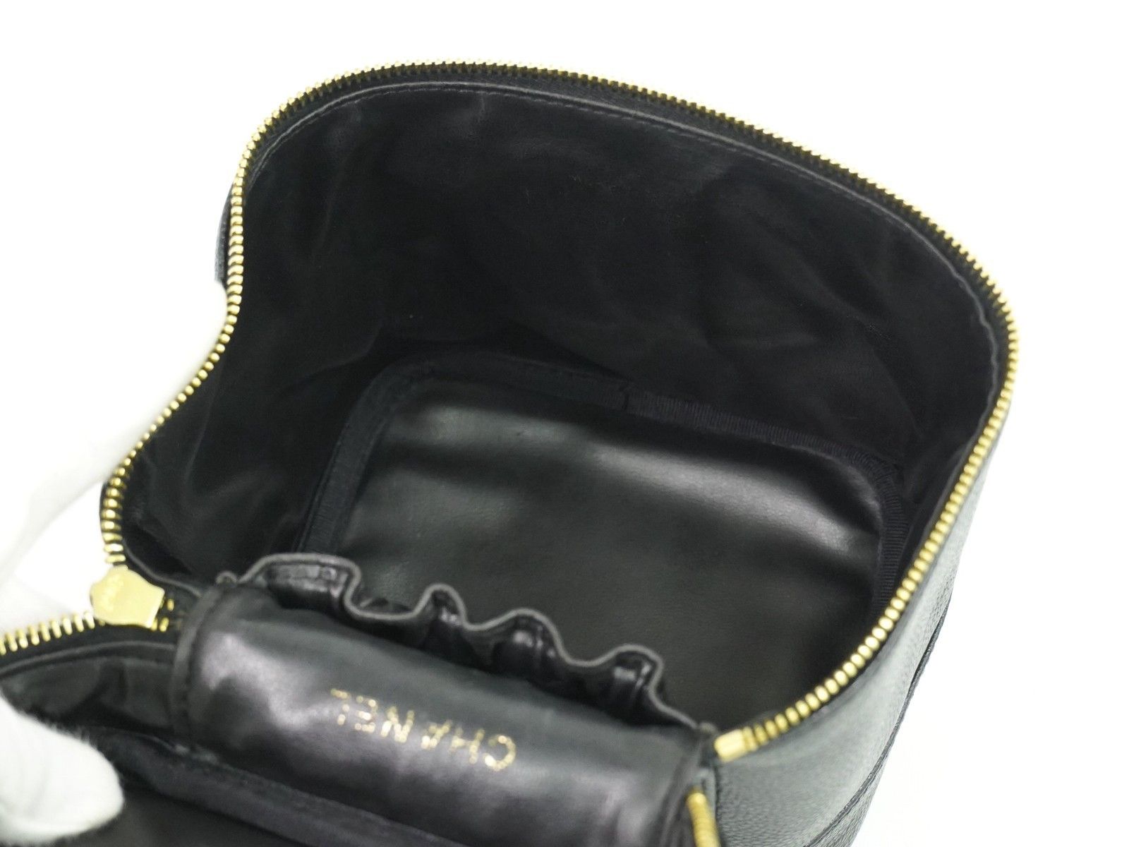 Chanel Chanel Vintage Timeless Cosmetic Case Caviar Size ONE SIZE - 17 Thumbnail