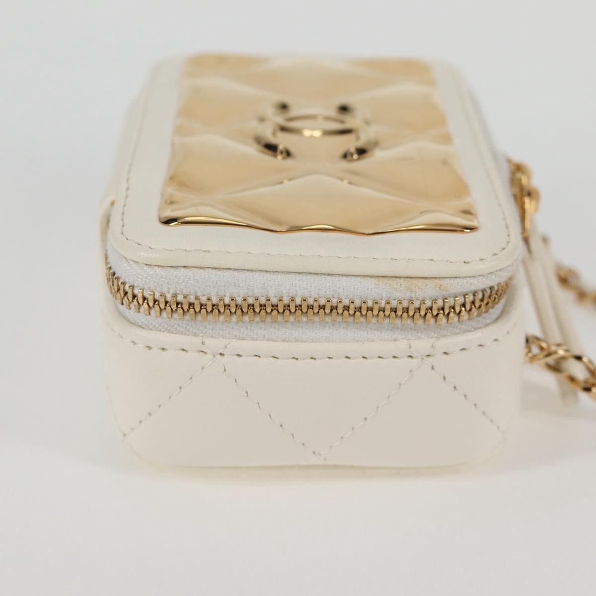 Chanel Chanel CC Zip Around Clutch with Chain Quilted Metal and Lambskin Size ONE SIZE - 4 Thumbnail