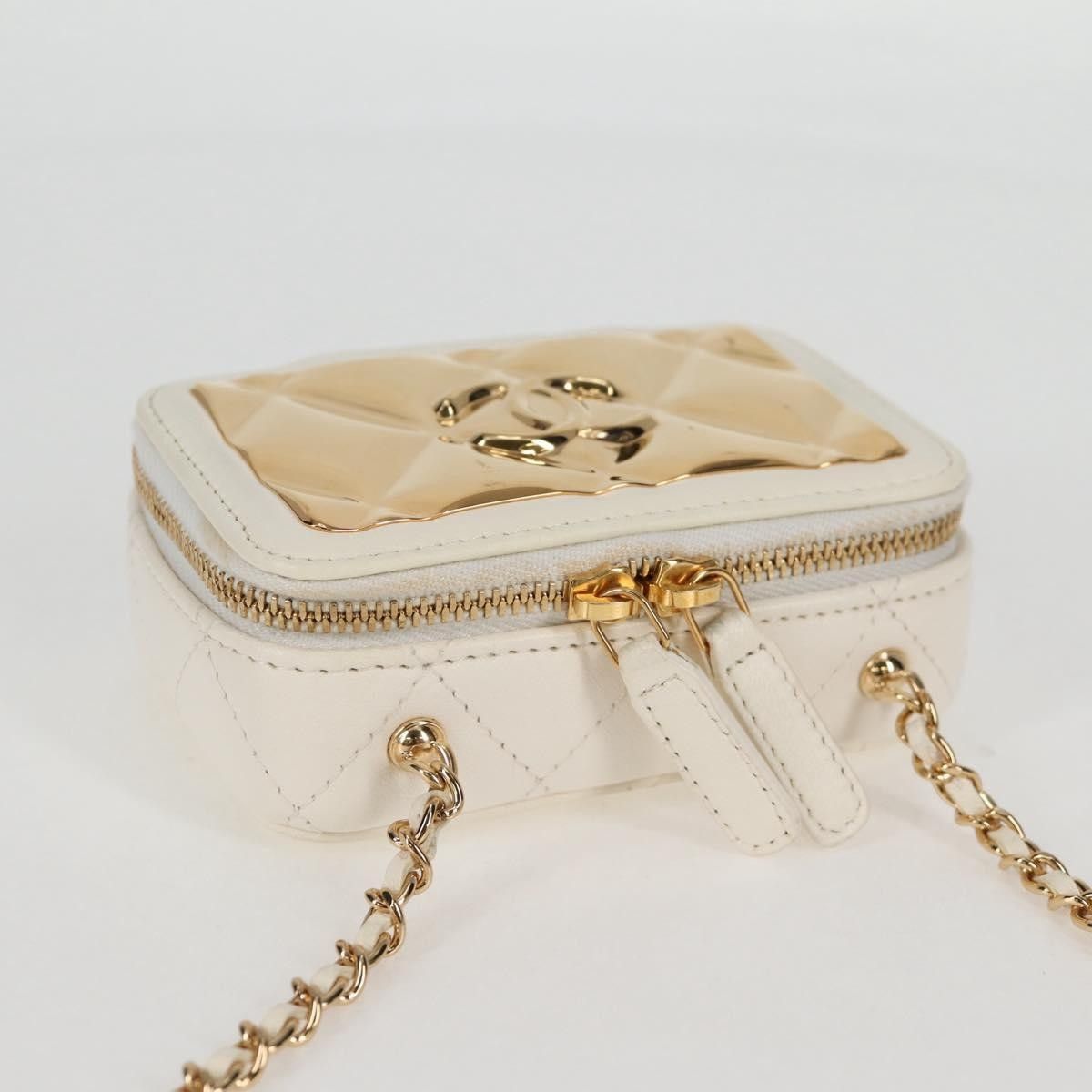 Chanel Chanel CC Zip Around Clutch with Chain Quilted Metal and Lambskin Size ONE SIZE - 14 Thumbnail