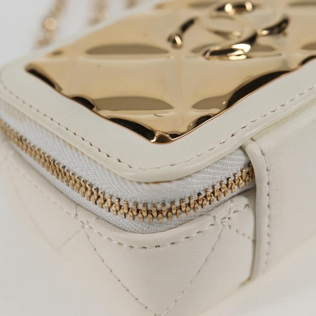 Chanel Chanel CC Zip Around Clutch with Chain Quilted Metal and Lambskin Size ONE SIZE - 9 Thumbnail