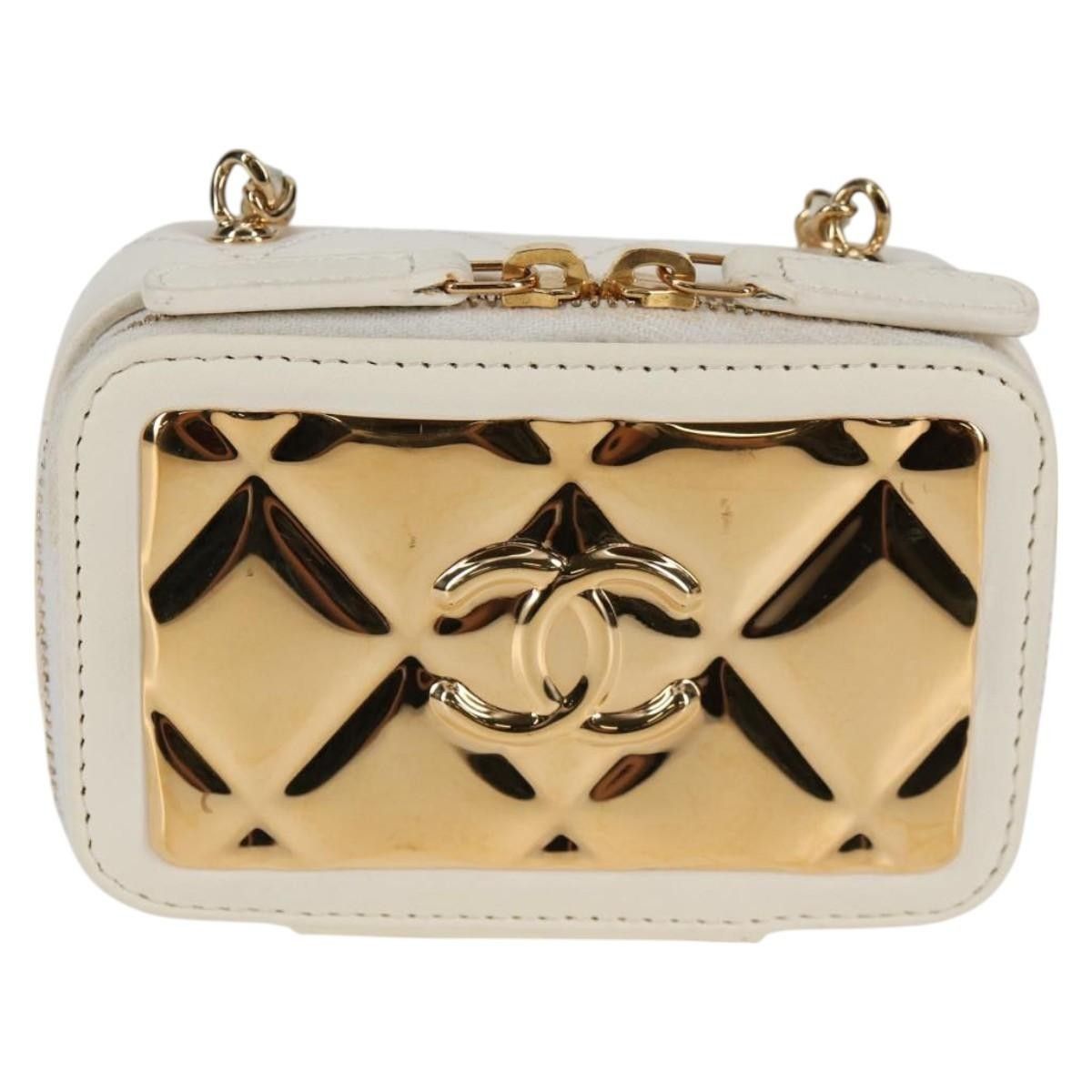 Chanel Chanel CC Zip Around Clutch with Chain Quilted Metal and Lambskin Size ONE SIZE - 16 Thumbnail
