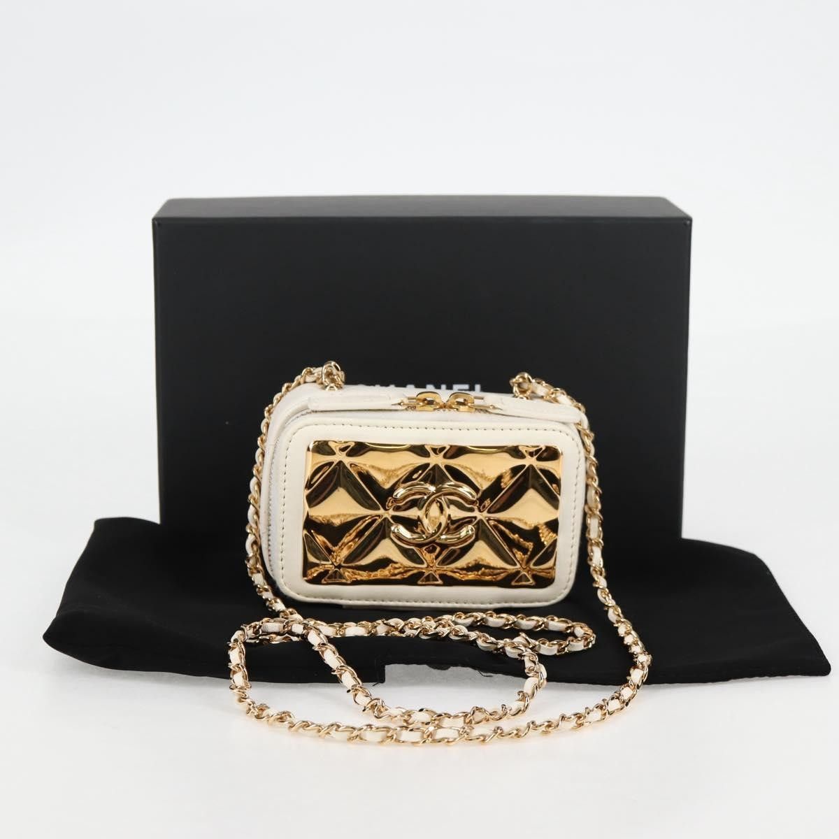 Chanel Chanel CC Zip Around Clutch with Chain Quilted Metal and Lambskin Size ONE SIZE - 15 Thumbnail
