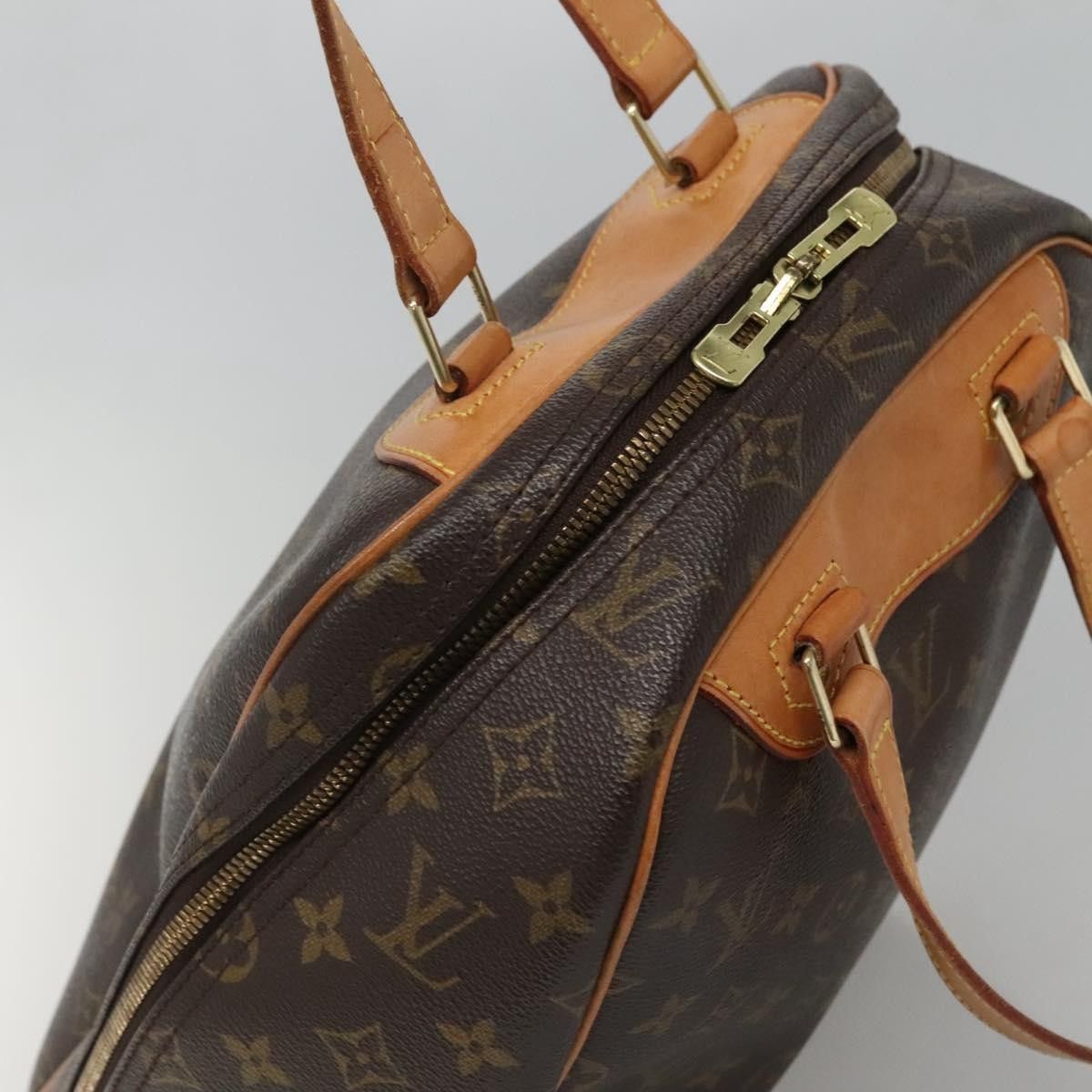 Louis Vuitton Louis Vuitton Excursion Handbag Monogram Canvas Size ONE SIZE - 16 Thumbnail