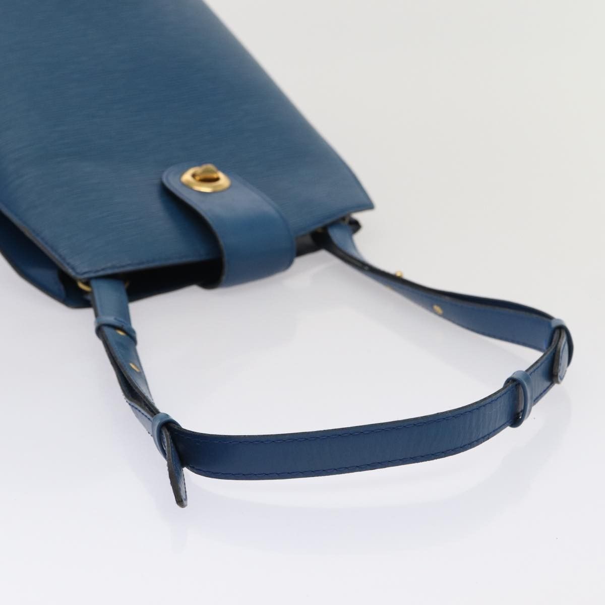 Louis Vuitton Louis Vuitton Cluny Shoulder Bag Epi Leather Size ONE SIZE - 16 Thumbnail
