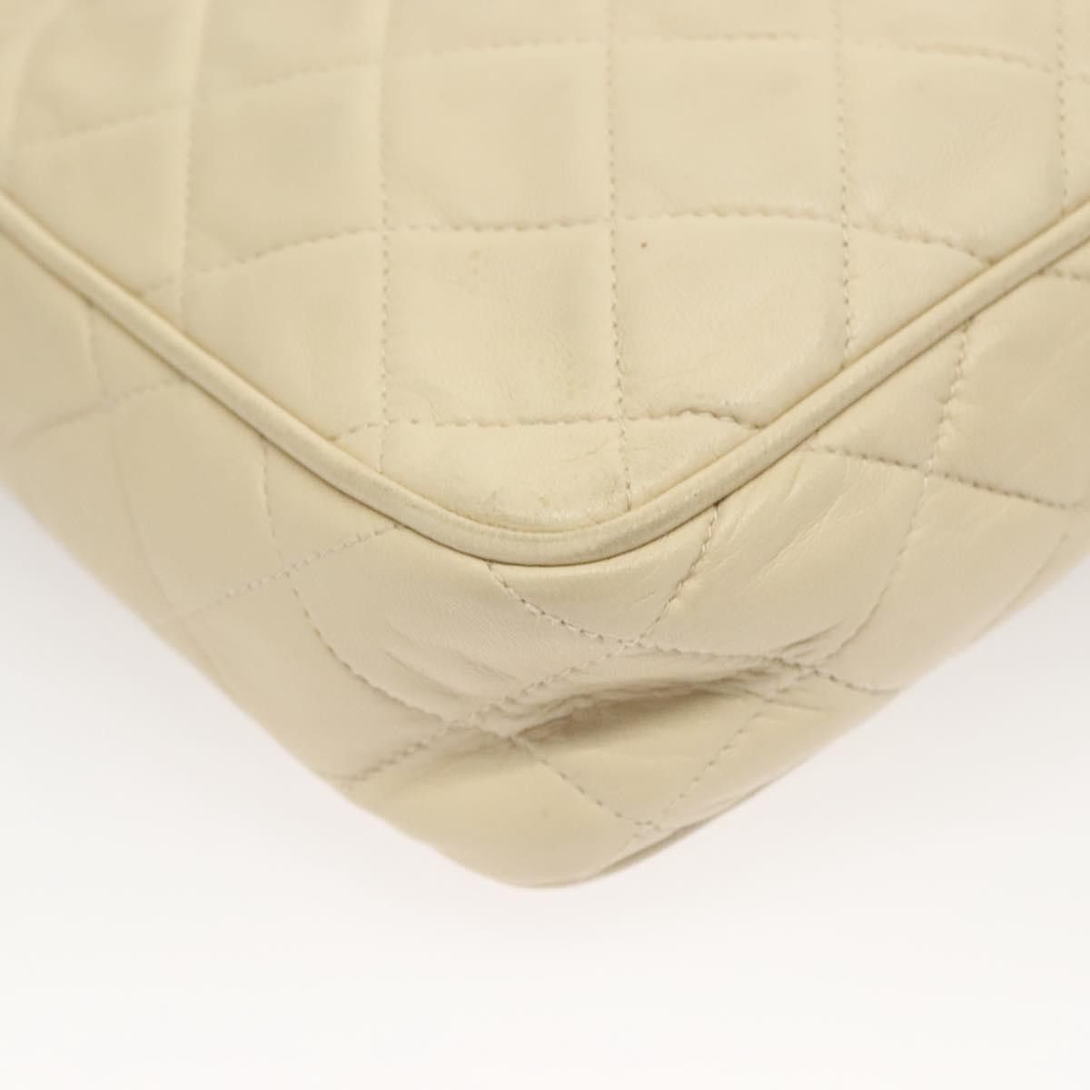 Chanel Chanel Vintage Front Pocket Camera Bag Quilted Lambskin Size ONE SIZE - 11 Thumbnail