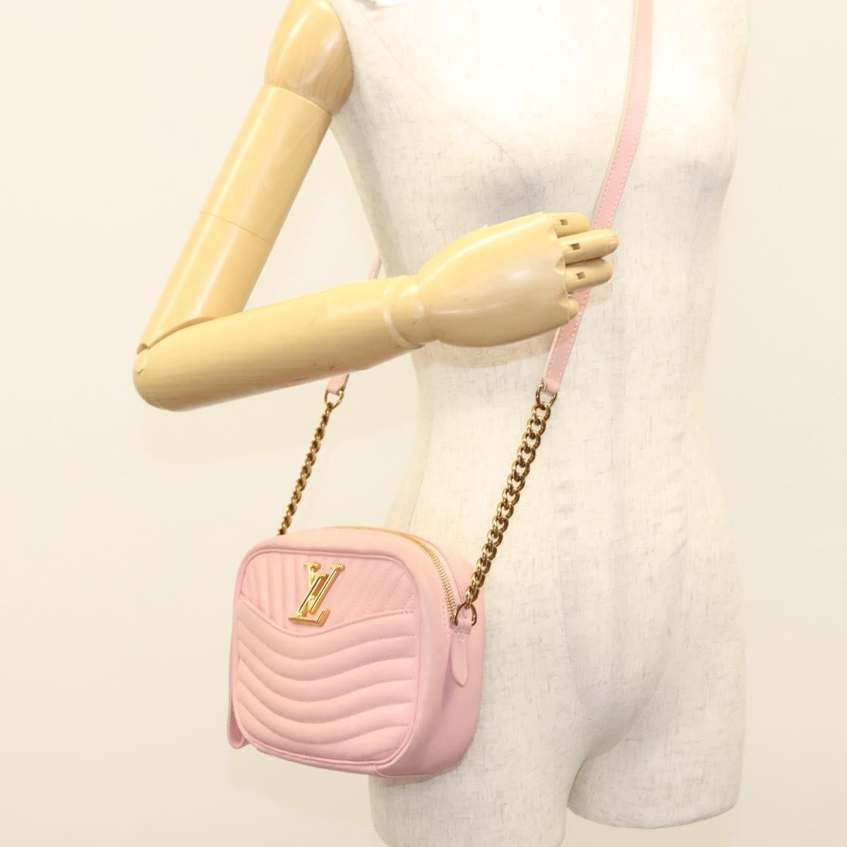 Louis Vuitton Louis Vuitton New Wave Camera Bag Quilted Leather Size ONE SIZE - 14 Thumbnail