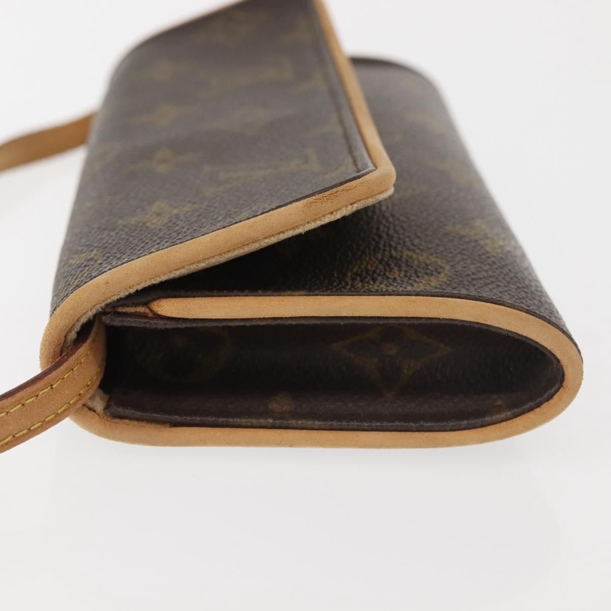 Louis Vuitton Louis Vuitton Twin Handbag Monogram Canvas Size ONE SIZE - 4 Thumbnail