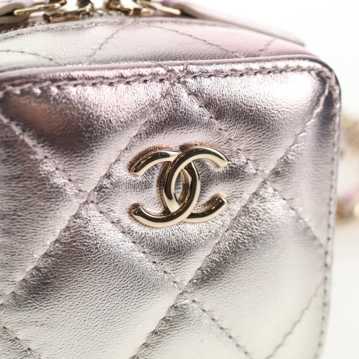 Chanel Chanel CC Cube Zip Clutch with Chain Handle Quilted Lambskin Size ONE SIZE - 22 Thumbnail