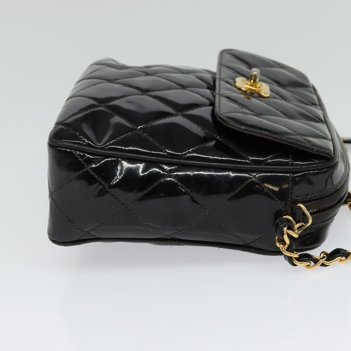Chanel Chanel Vintage Square Front Pocket Camera Bag Quilted Patent Size ONE SIZE - 4 Thumbnail